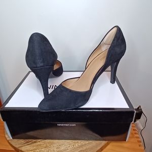 Nine West Size 8.5 Black suede heels "Bellingo".